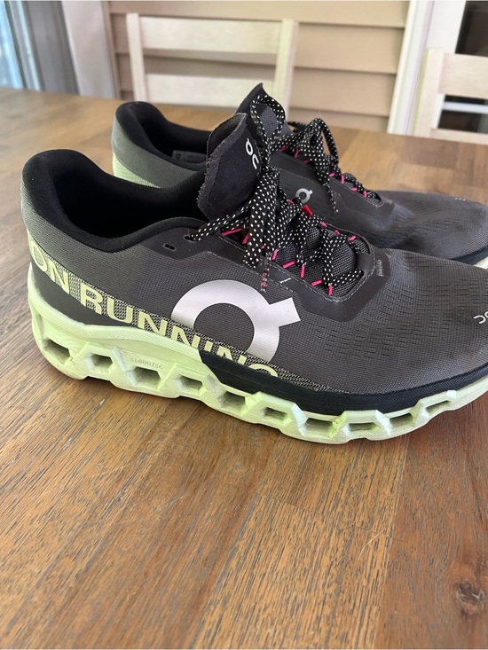 On Running Other - Men’s On Running Cloudmonster — Black Upper with Light Green Midsole size 10.5